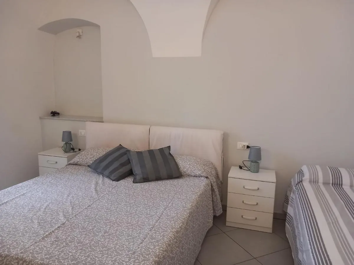 Casa Colombo Daire Finale Ligure